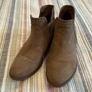 MIA Boots (Brown Suede Material)